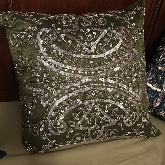 Three sequenced boho pillows - Picture 3 of 4